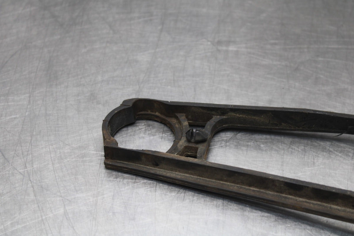 23 YAMAHA YZF R3 SWINGARM CHAIN BUFFER SLIDER GUIDE BB806