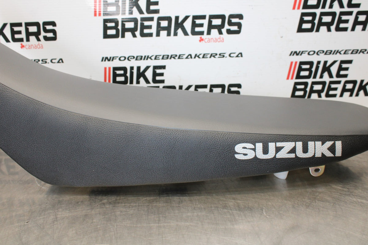 08-23 SUZUKI DRZ400S FRONT REAR SEAT SADDLE NEW TAKE OFF BB00
