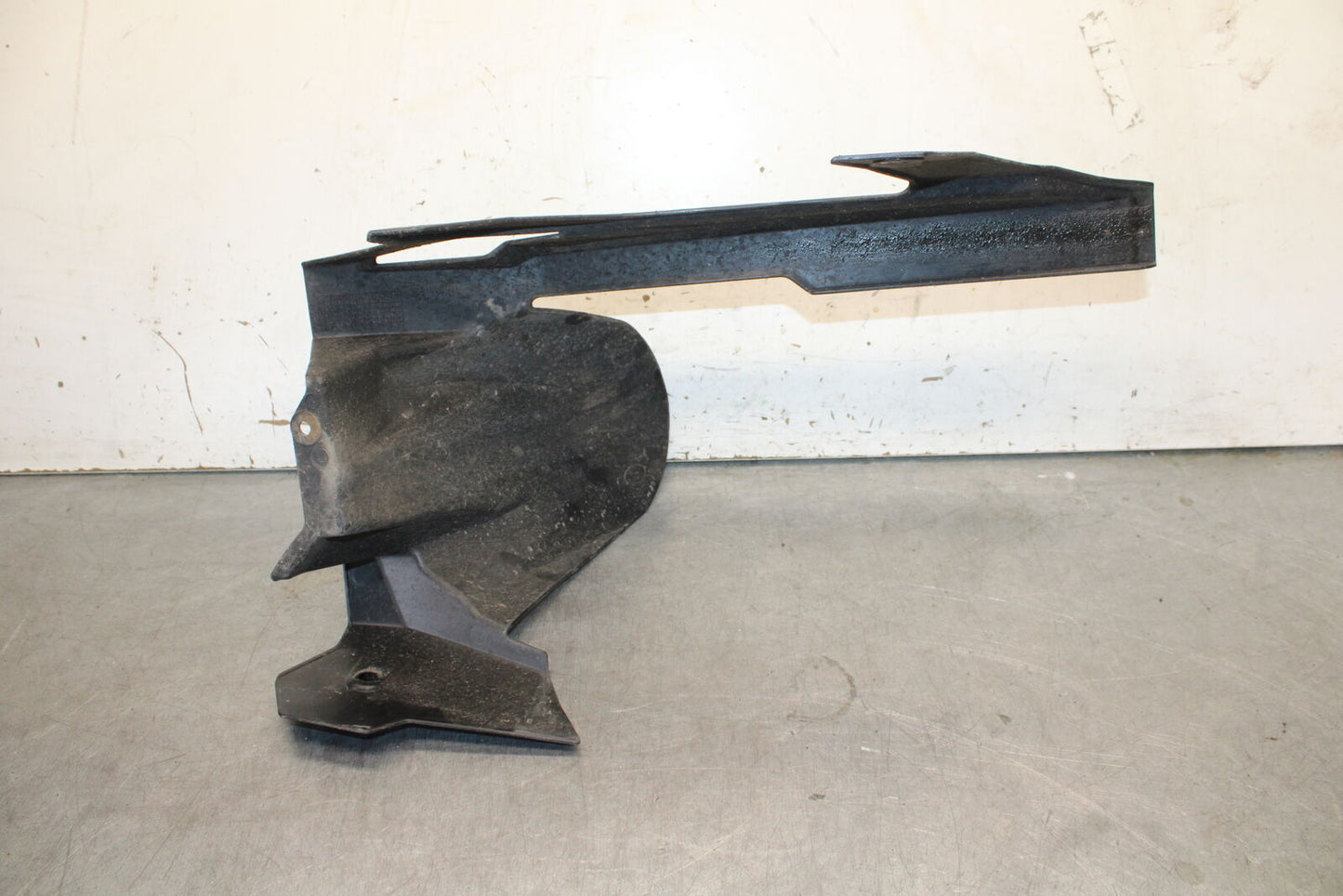 18-23 KAWASAKI NINJA 400 REAR BACK DRIVE CHAIN GUARD COVER SHIELD BB679