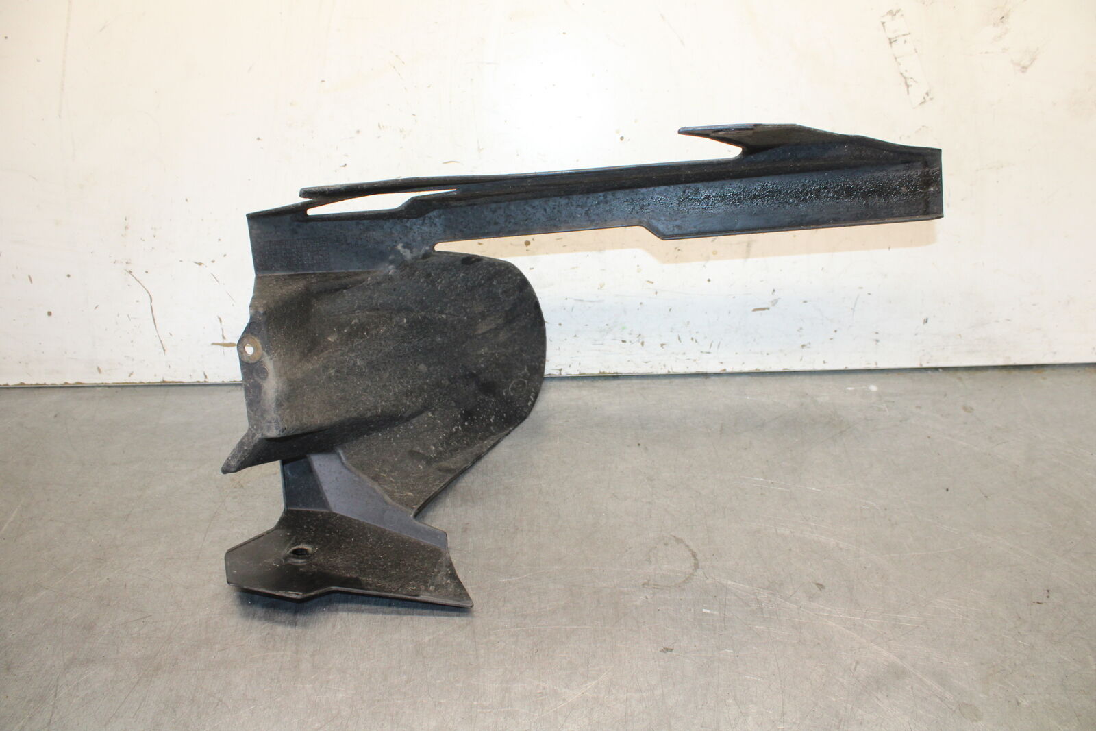 18-23 KAWASAKI NINJA 400 REAR BACK DRIVE CHAIN GUARD COVER SHIELD BB679