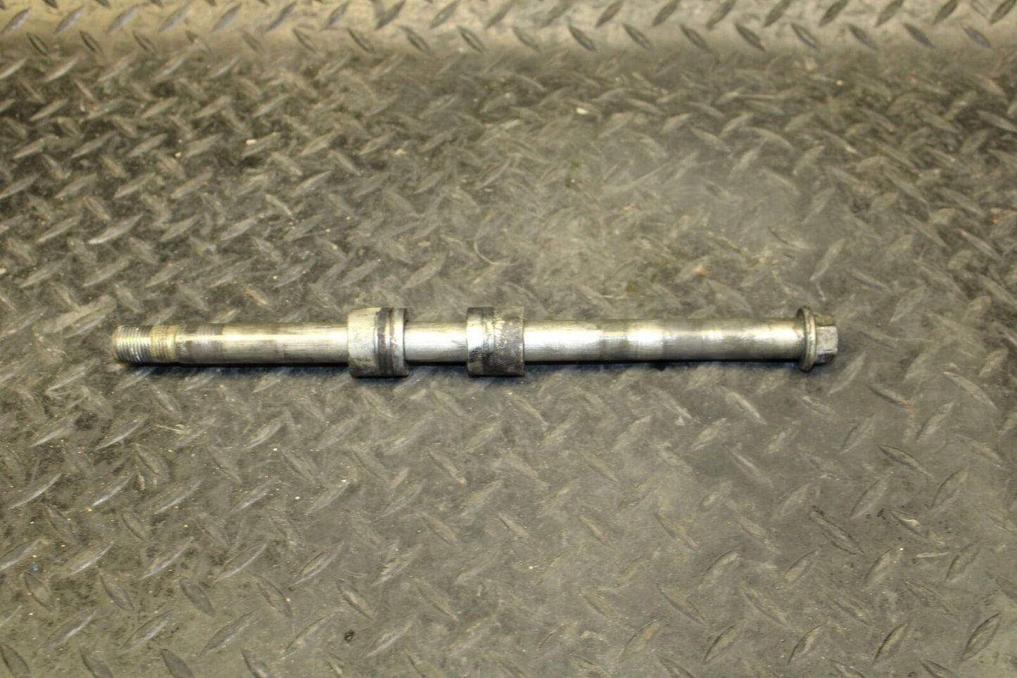 06 YAMAHA V STAR 1100 FRONT WHEEL RIM AXLE PIVOT BOLT BB184