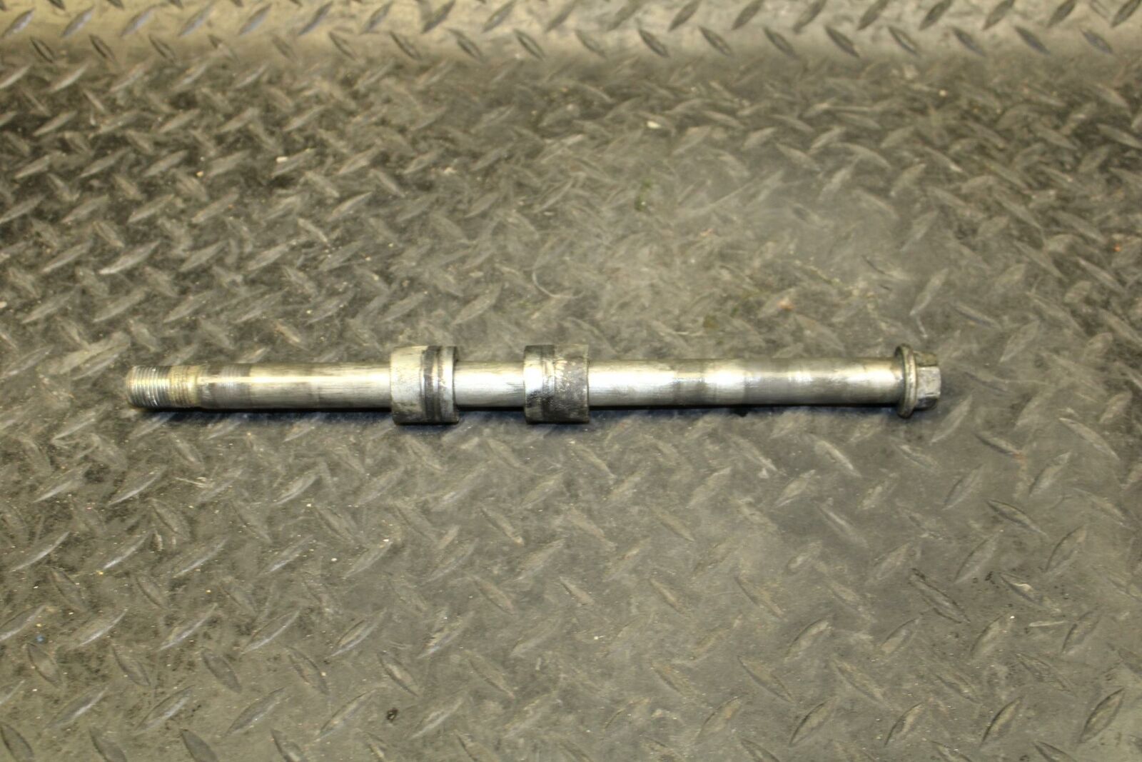 06 YAMAHA V STAR 1100 FRONT WHEEL RIM AXLE PIVOT BOLT BB184