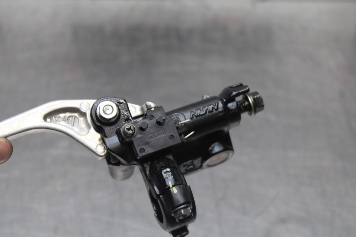 08 HONDA CBR125R FRONT BRAKE MASTER CYLINDER w/ LEVER BB839