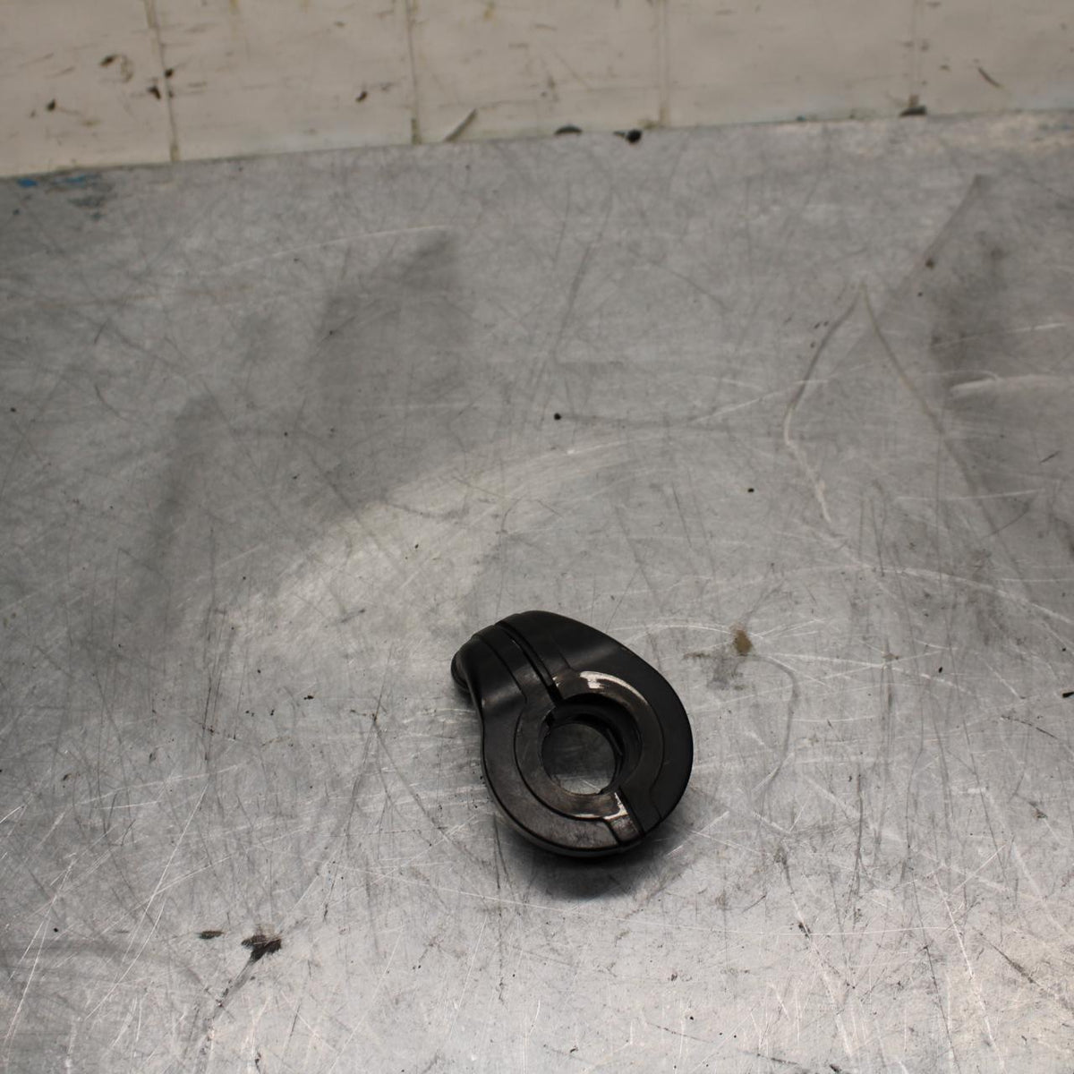 09-14 YAMAHA YZF R1 THROTTLE CABLE LINE HOUSING GUIDE BB448