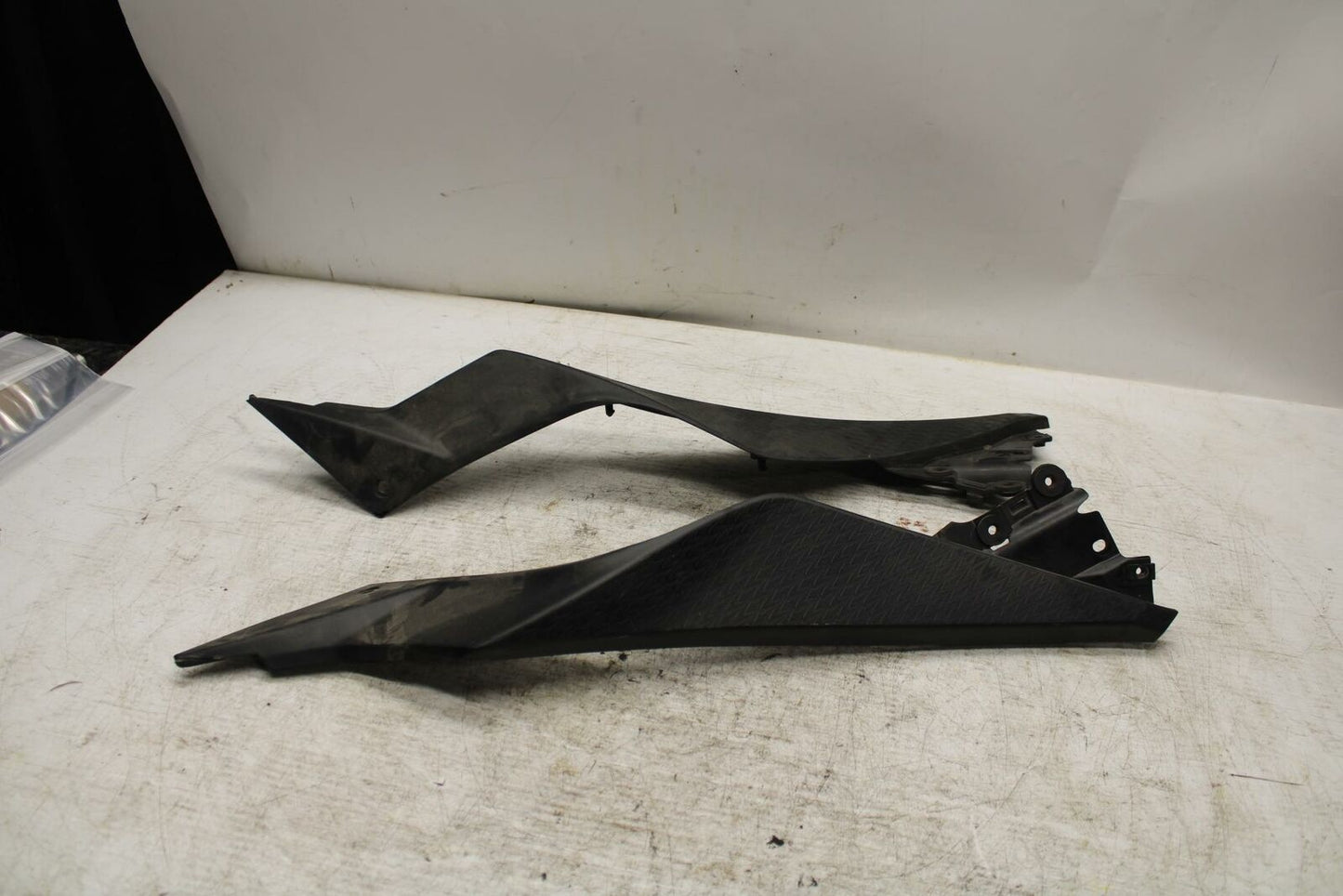 12-13 KAWASAKI EX300 NINJA RIGHT LEFT FRONT SIDE SEAT PANELS TRIMS COWLS BB373