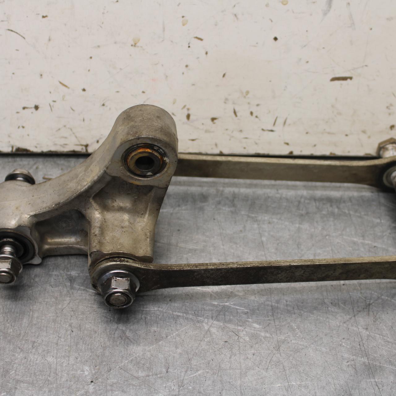 21 KAWASAKI NINJA ZX6R REAR DOGBONE SHOCK LINKAGE LINK BB647