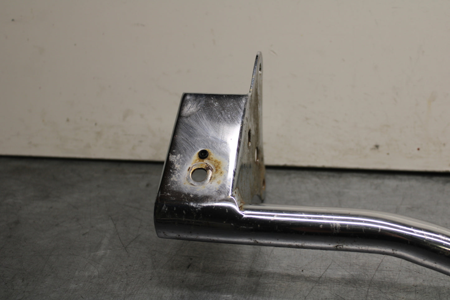 03-08 KAWASAKI VULCAN 1600 FRONT TURN SIGNAL BAR MOUNT BRACKET BB754