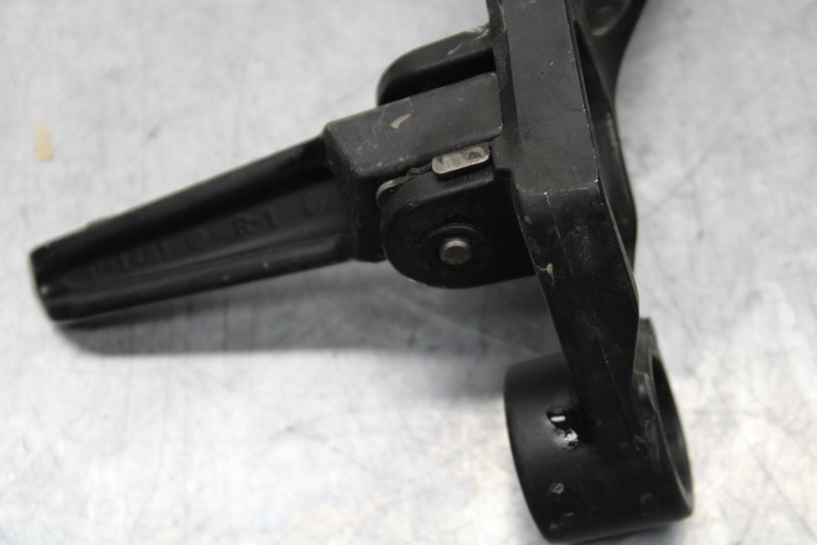 2000 Kawasaki Ninja ZX12R ZX1200A LEFT REAR BACK PASSENGER PEG 35063-1064