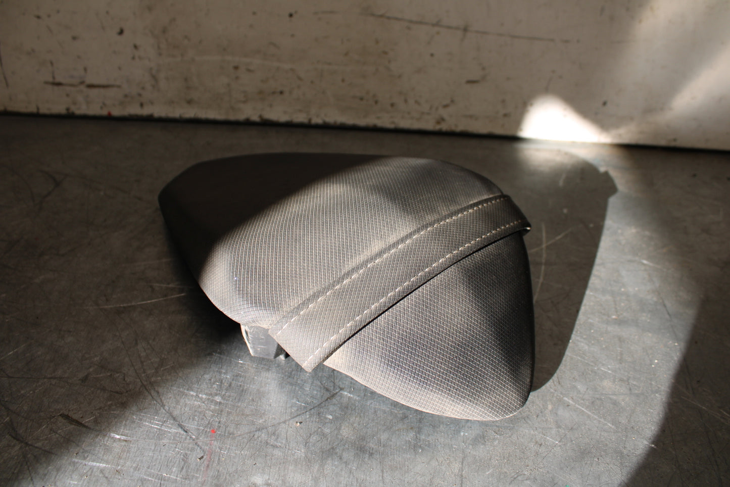 19-22 KAWASAKI Z400 REAR BACK PASSENGER TANDEM SEAT PAD SADDLE PILLION BB708