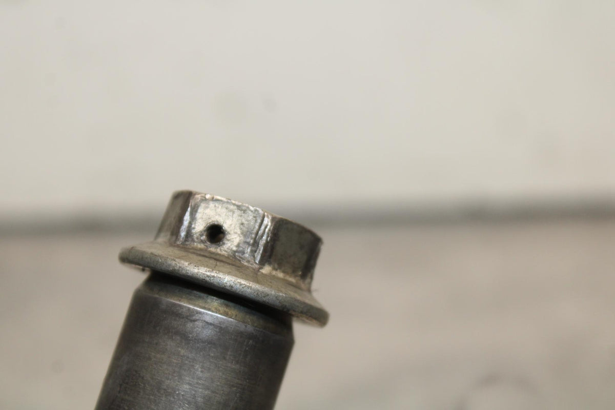 08-10 SUZUKI GSXR 600  FRONT WHEEL RIM AXLE PIVOT BOLT BB92