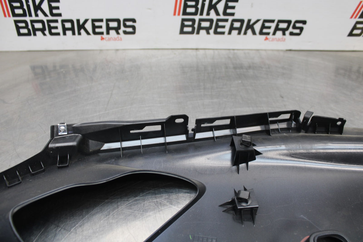 22-25 YAMAHA YZF R7 LEFT MID UPPER SIDE FAIRING COWL BB583