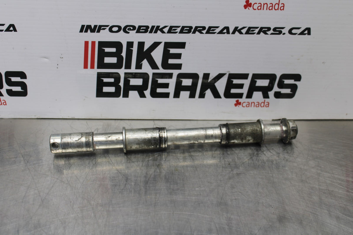 08 KAWASAKI VULCAN 900 FRONT WHEEL RIM AXLE PIVOT BOLT BB184
