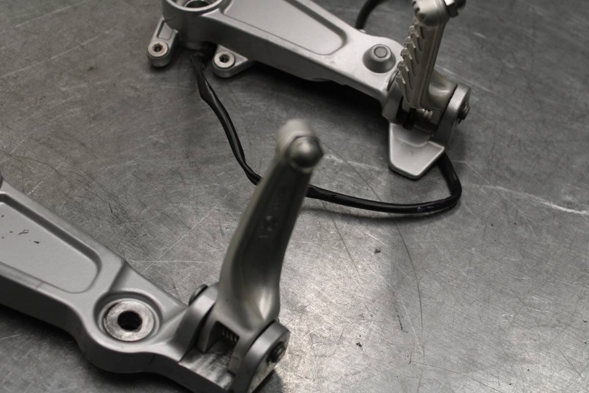 21-24 APRILIA TUONO 660 FACTORY RIGHT LEFT REARSETS REAR SET FOOT PEGS  BB733