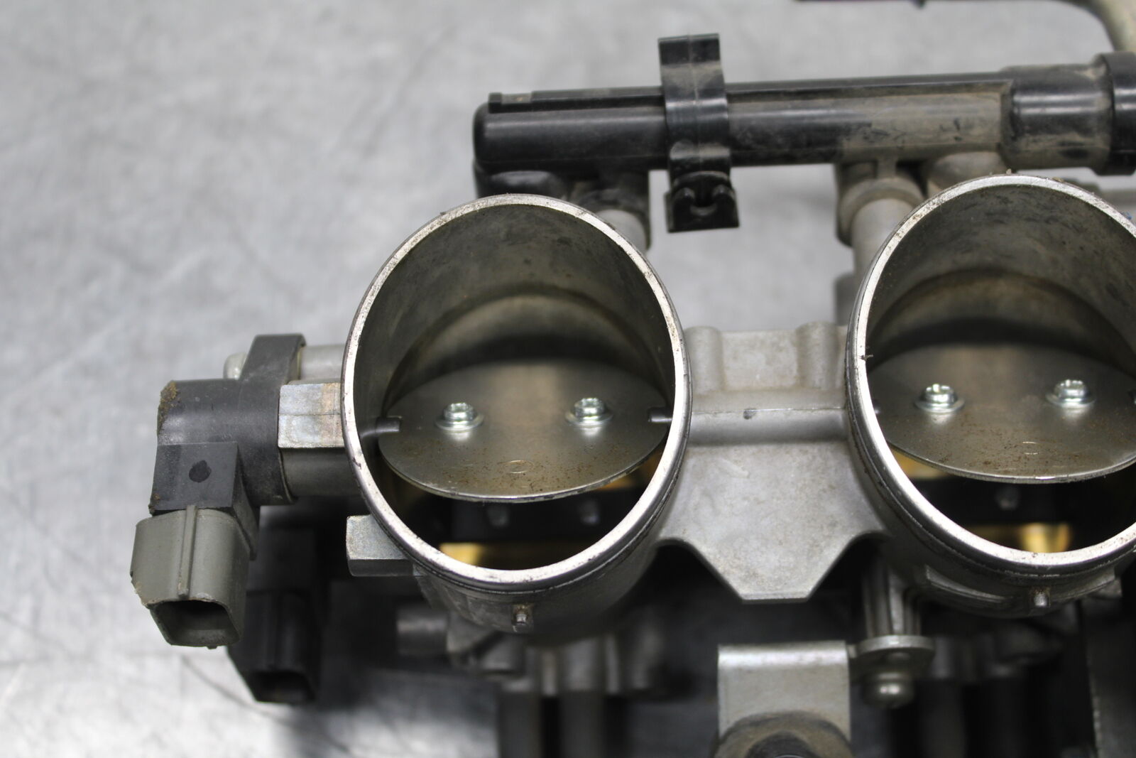 12-13 KAWASAKI Z1000 MAIN FUEL INJECTORS / THROTTLE BODIES BB743