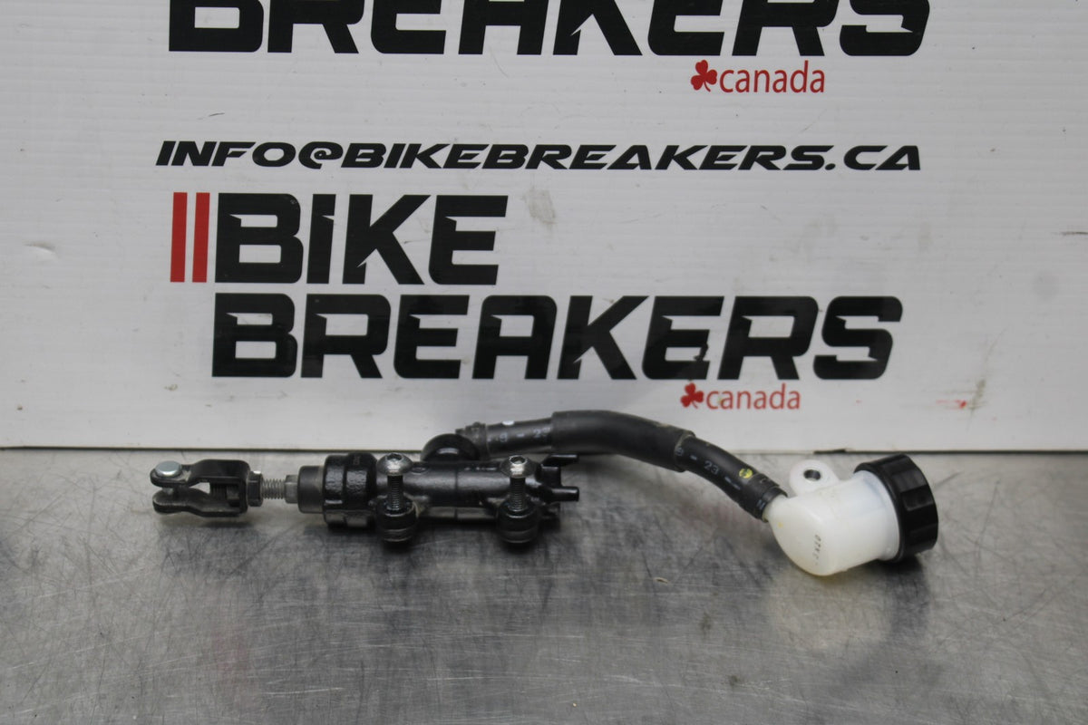 24-25 SUZUKI GSXR1000 REAR BACK BRAKE MASTER CYLINDER W RESERVOIR BB767