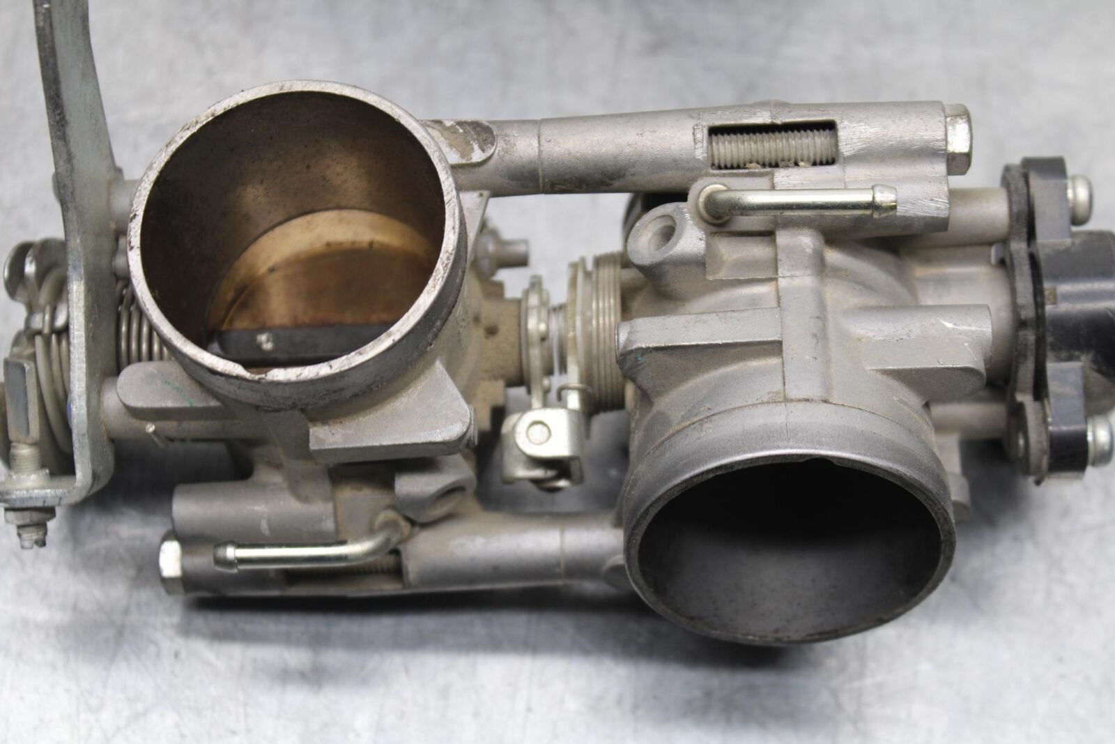 06-14 YAMAHA ROADLINER S XV1900S THROTTLE BODY BODIES BB619