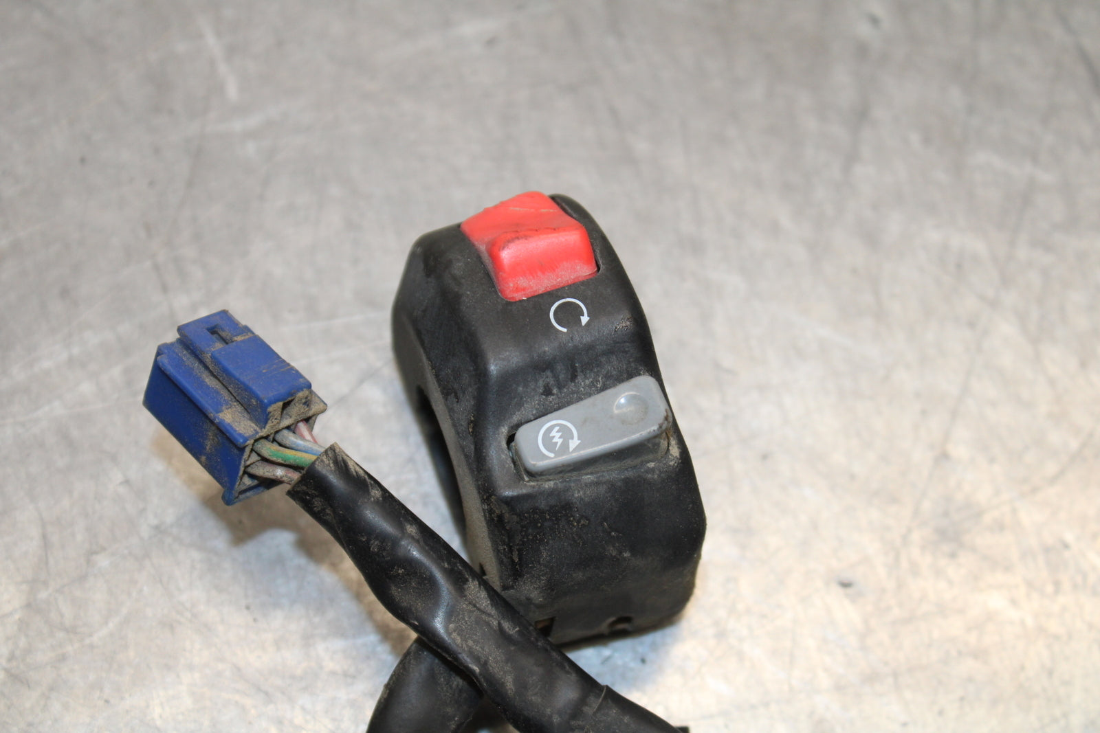 07-08 YAMAHA YZF R1 RIGHT CLIP ON HANDLE KILL OFF START SWITCH SWITCHES BB724