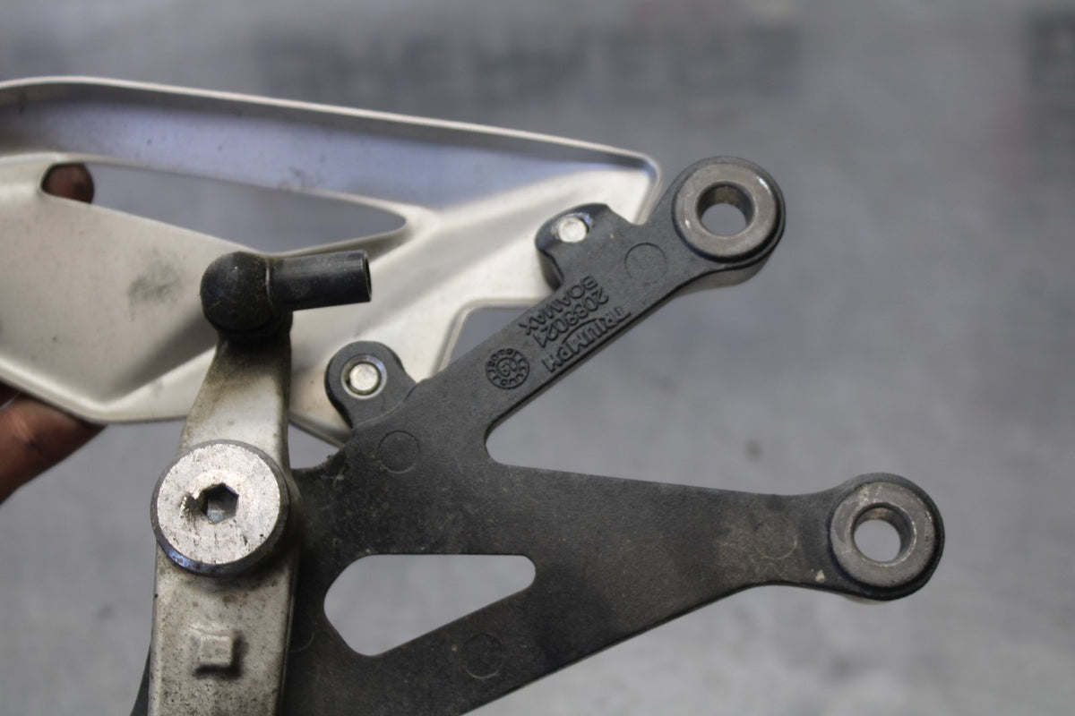 20 TRIUMPH STREET TRIPLE 765 LEFT REARSET REAR SET FOOT PEG REST STOP  BB864