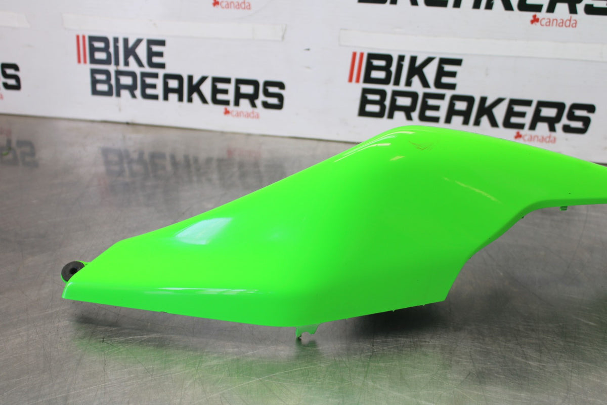 08 KAWASAKI NINJA ZX10R LEFT REAR BACK TAIL FAIRING COWL SHROUD BB902