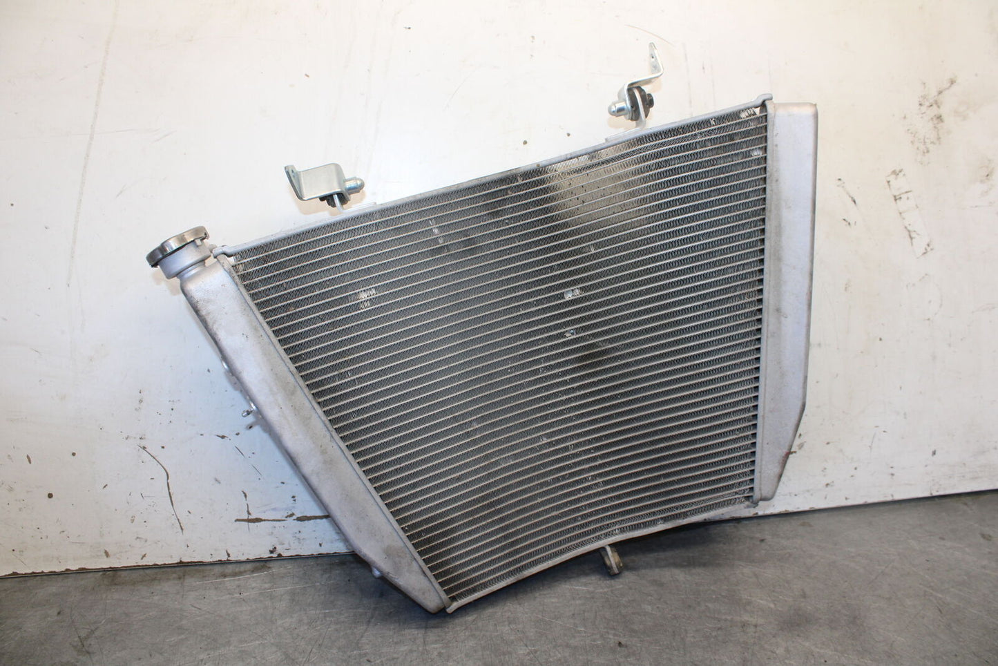 11-24 SUZUKI GSXR750 ENGINE RADIATOR MOTOR COOLER COOLING RADIATER  BB687