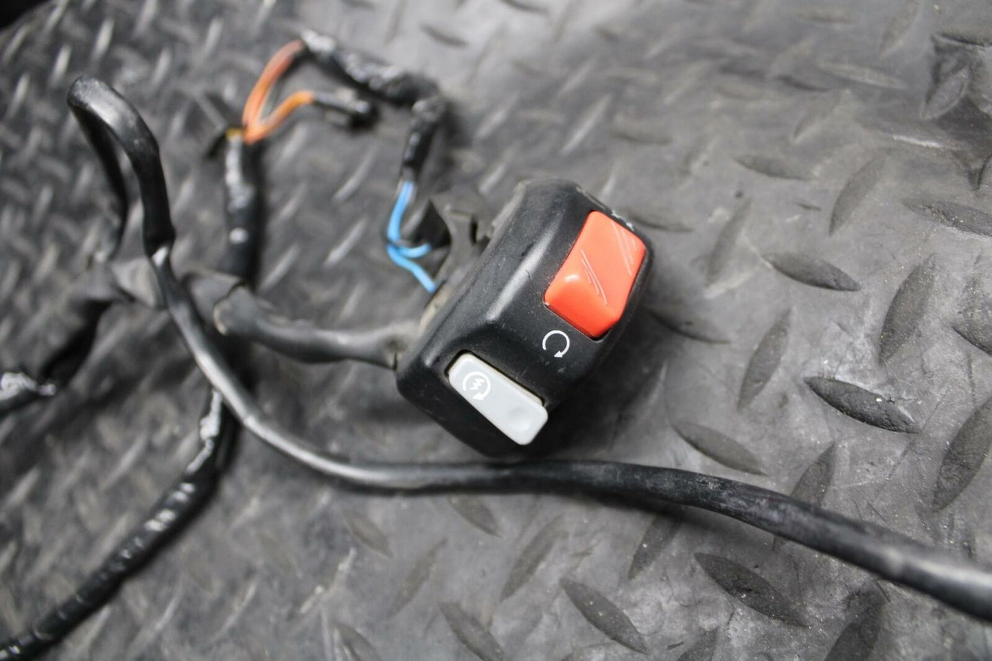 09-11 SUZUKI GSXR1000 RIGHT CLIP ON HANDLE KILL OFF START SWITCH SWITCHES BB205