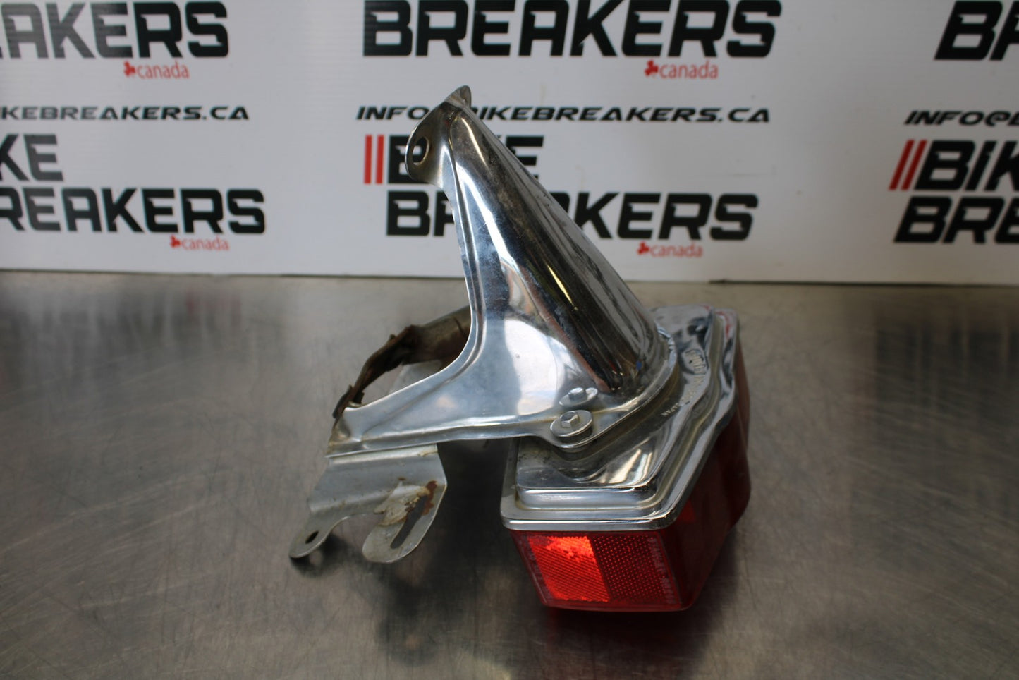 78-79 HONDA GOLDWING 1000 TAILLIGHT REAR TAIL BRAKE LIGHT BB171