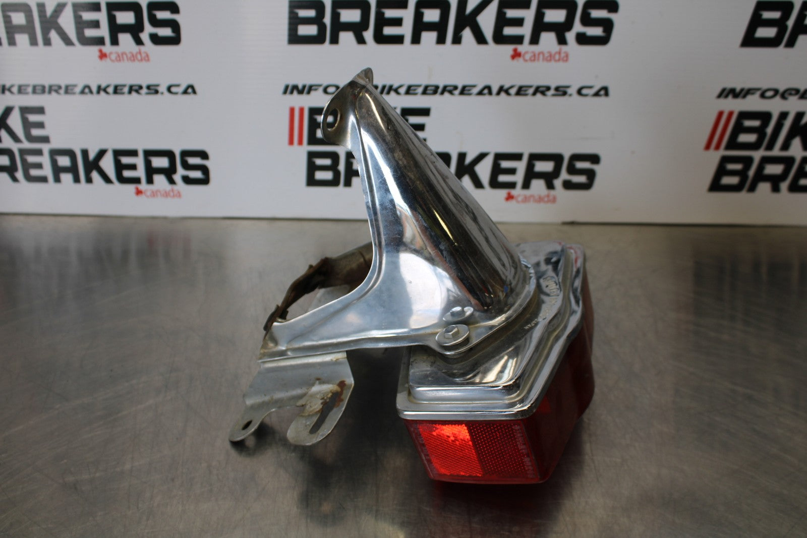 78-79 HONDA GOLDWING 1000 TAILLIGHT REAR TAIL BRAKE LIGHT BB171