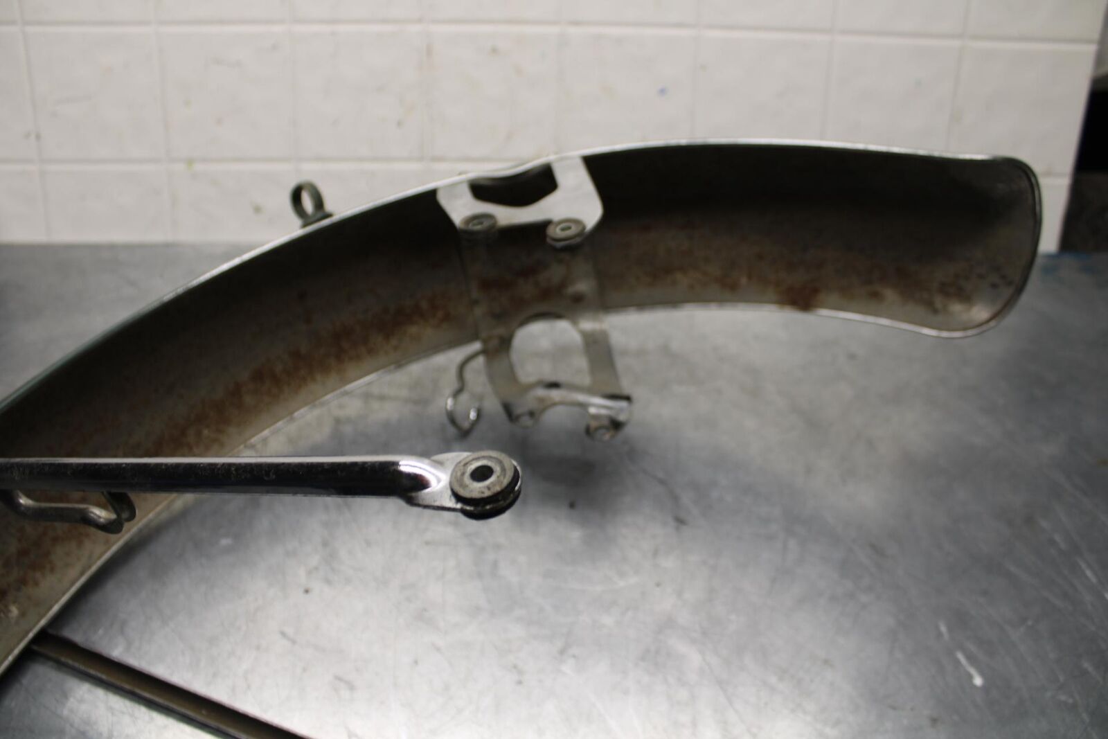 1977 Honda CB550K --- FRONT WHEEL FENDER COWL FAIRING 61100-390-671 BB592