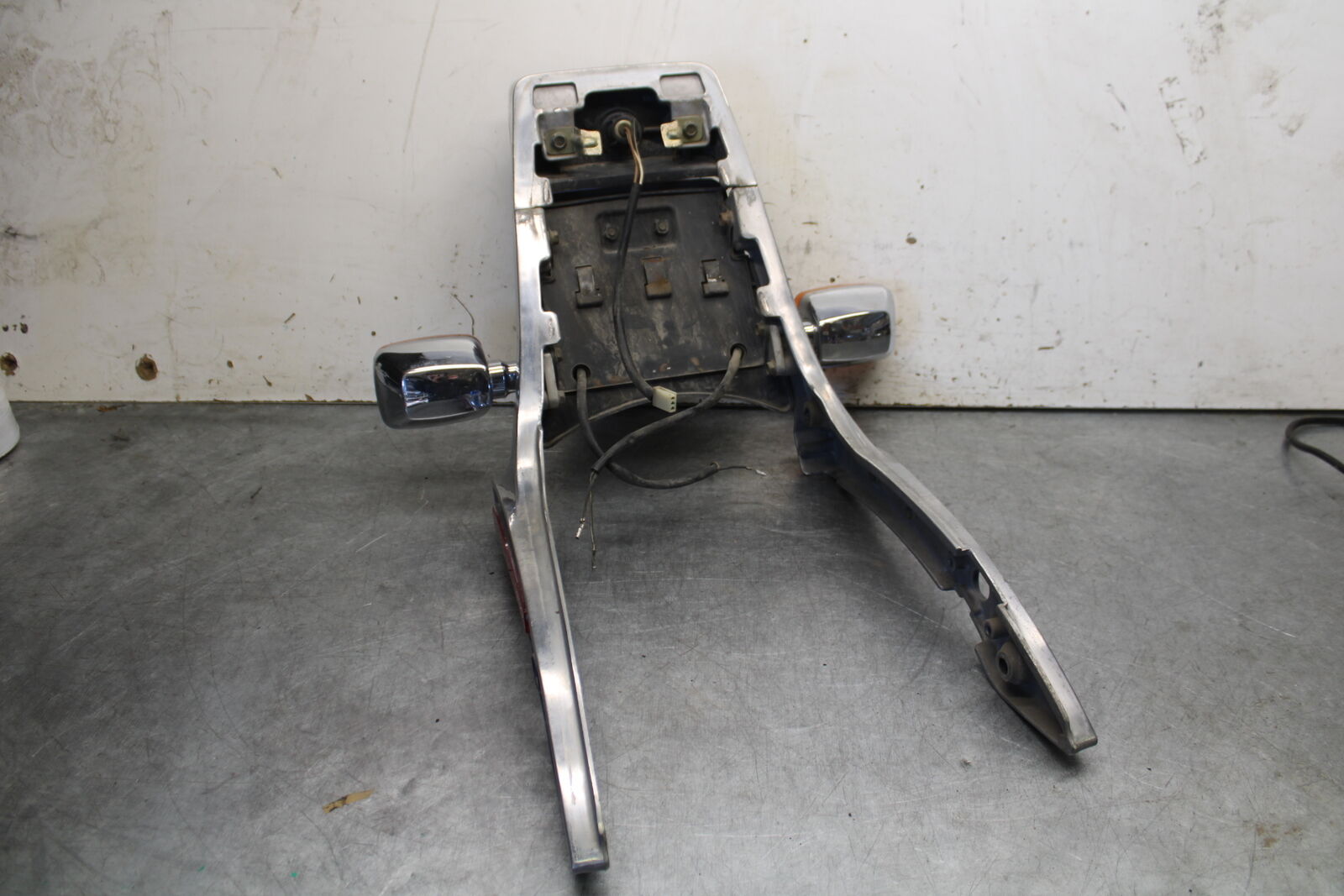 85-86 SUZUKI MADURA 1200 REAR BACK FENDER SUPPORT FRAME SUBFRAME  BB691