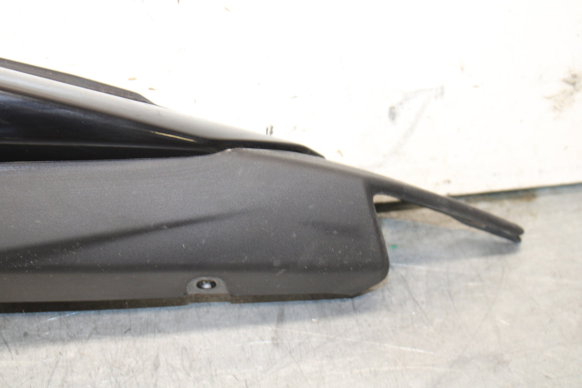 19-24 YAMAHA R3 LEFT REAR BACK TAIL FAIRING COWL SHROUD BB736
