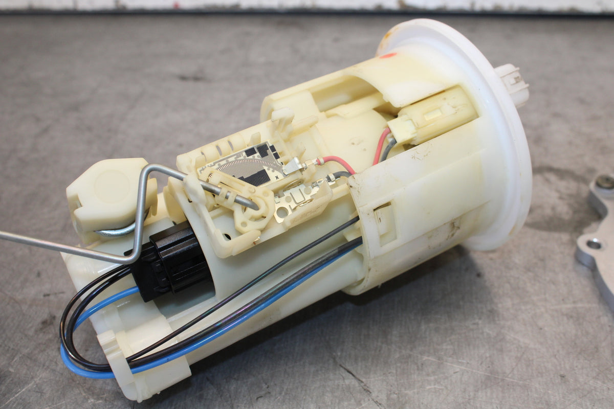 07-09 YAMAHA FZ6 FUEL PUMP GAS PETROL SENDER UNIT 5VX-13907-02-00 BB713