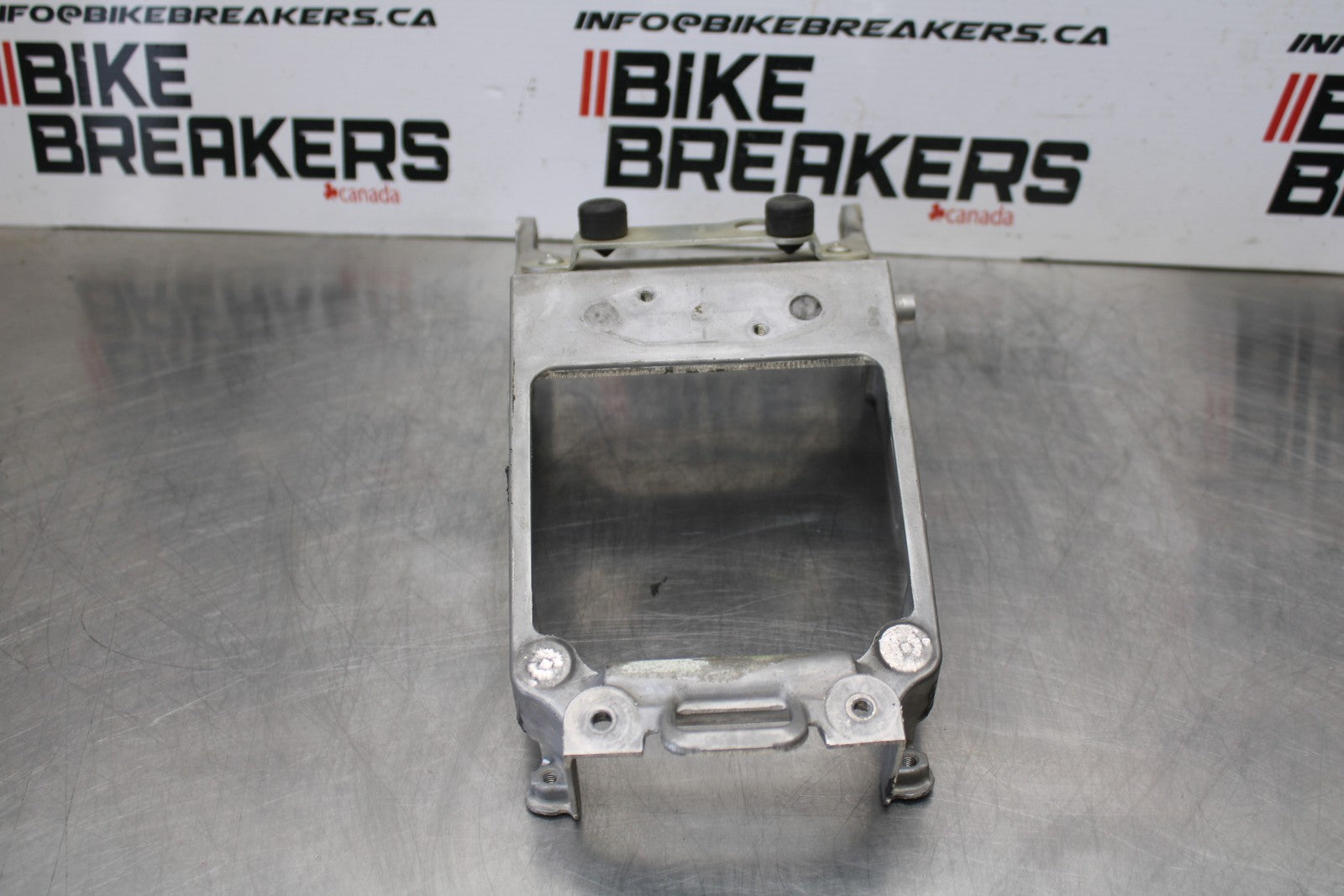06-07 SUZUKI GSXR 600 REAR BACK TAIL SUBFRAME SUB FRAME BB178