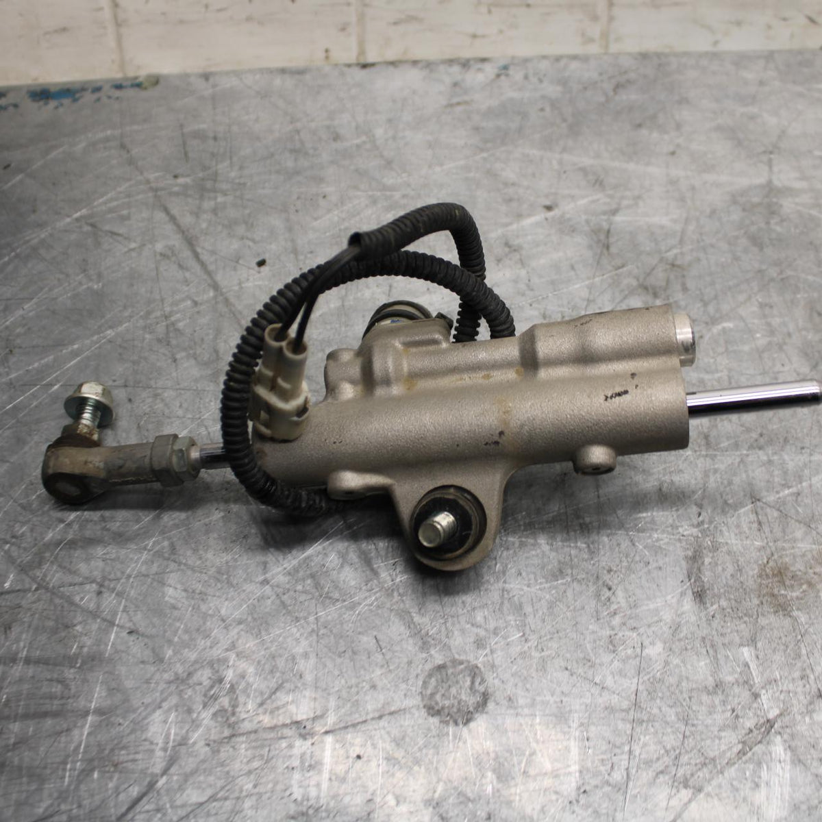 18 YAMAHA YZF R1  STEERING DAMPER STABILIZER BB473