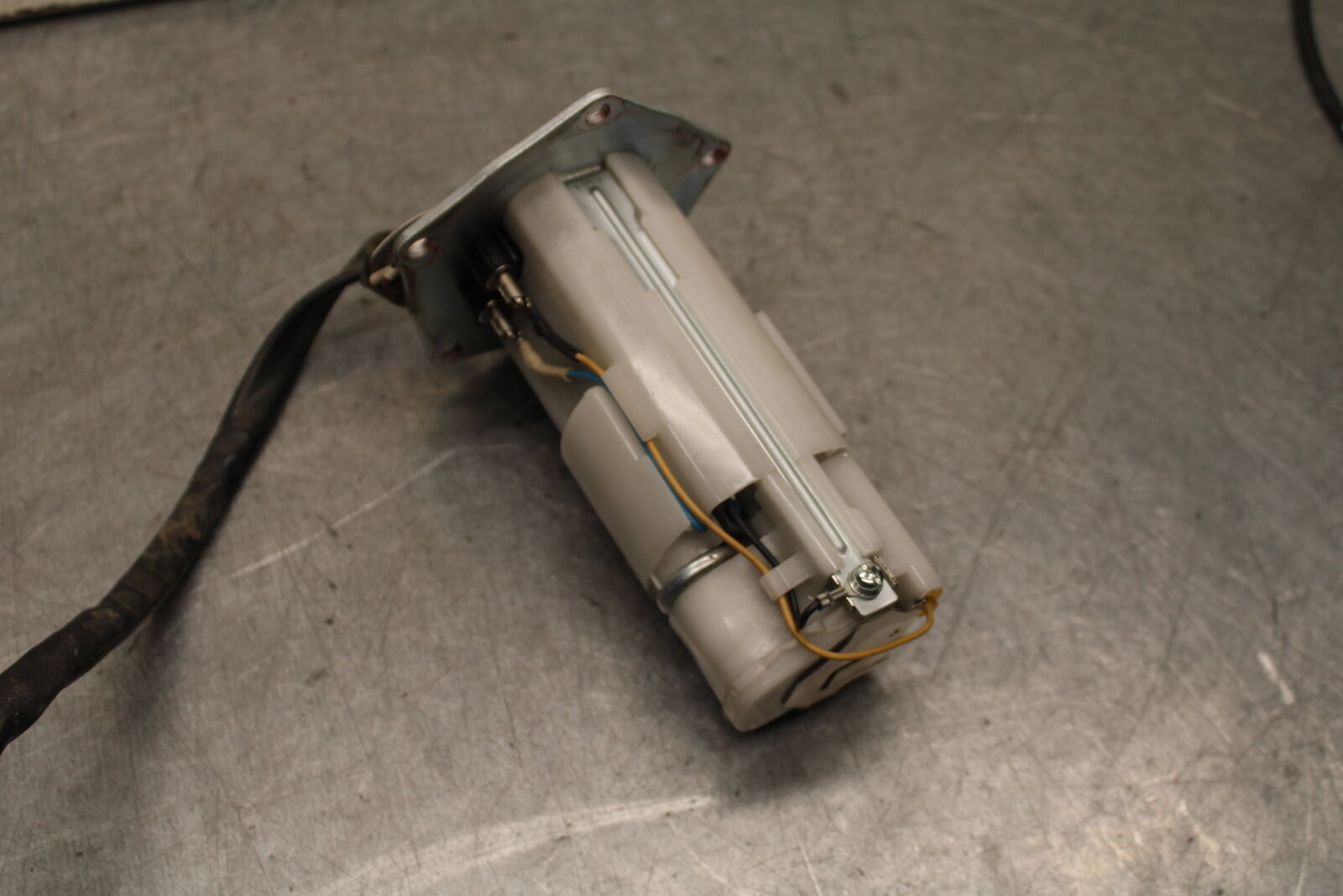 16 KAWASAKI NINJA ZX10R FUEL PUMP GAS PETROL SENDER UNIT 49040-0750 BB650