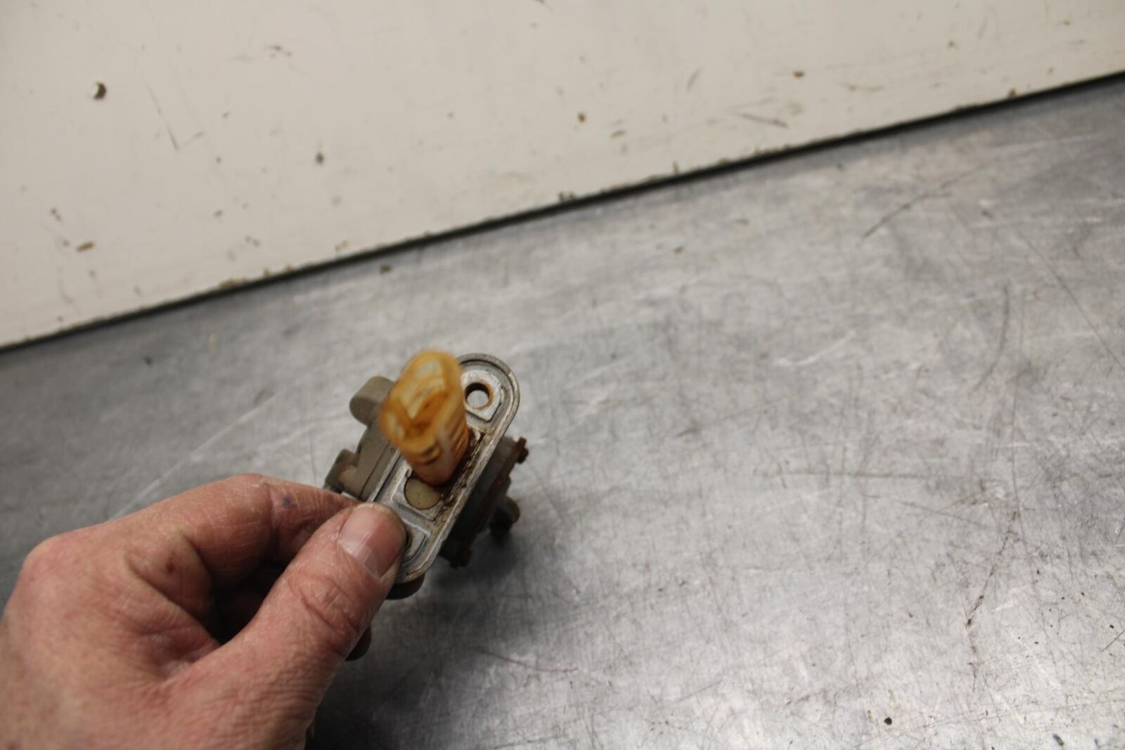 80-81 SUZUKI GS1000G FUEL GAS TANK PETCOCK SHUT ON OFF VALVE PARTS BB91