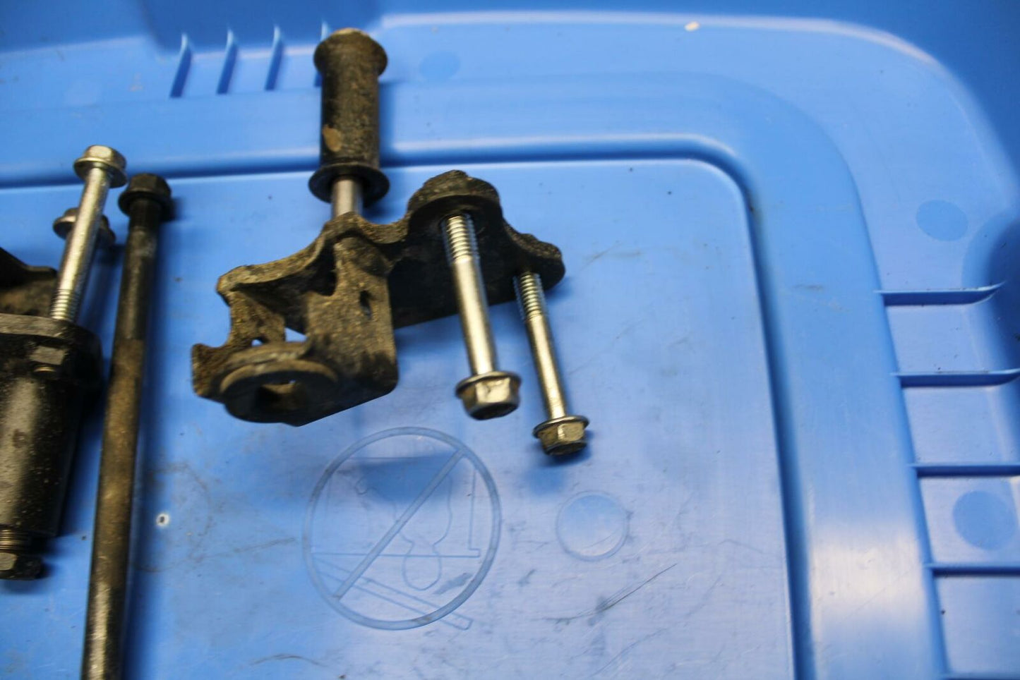 12-17 KAWASAKI NINJA 650 ENGINE MOUNTING BOLTS HARDWARE MOTOR SCREWS BB211