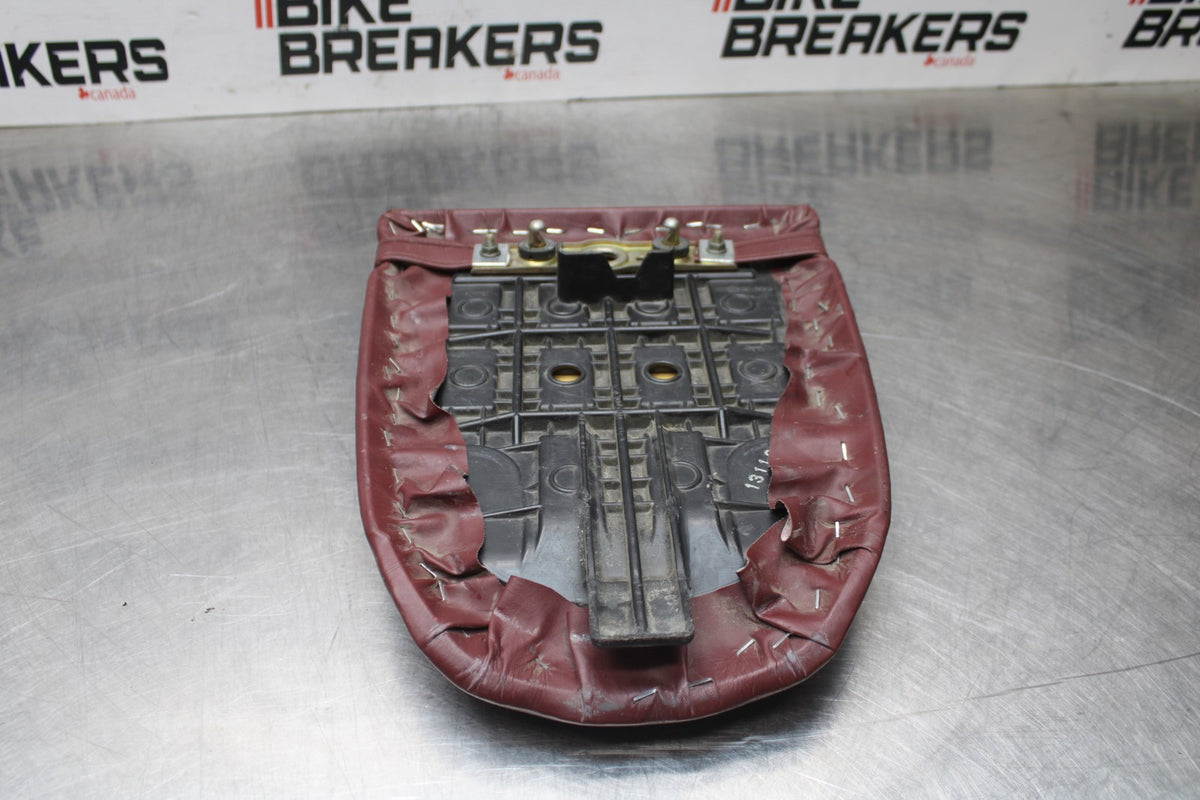 00 SUZUKI GSXR750 REAR BACK PASSENGER TANDEM SEAT PAD SADDLE PILLION BB820