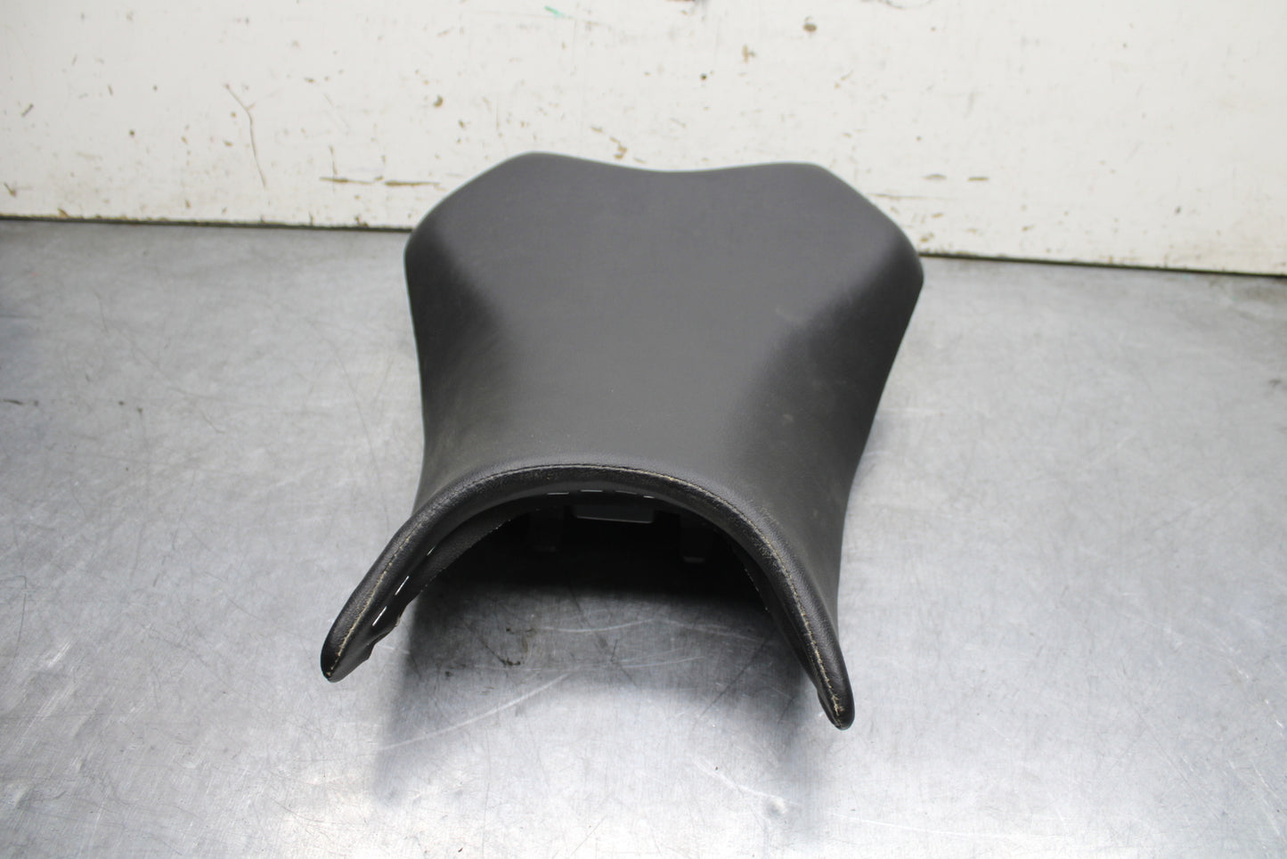 24 KAWASAKI NINJA 500 ABS FRONT DRIVERS SEAT PAD SADDLE PILLION BB730