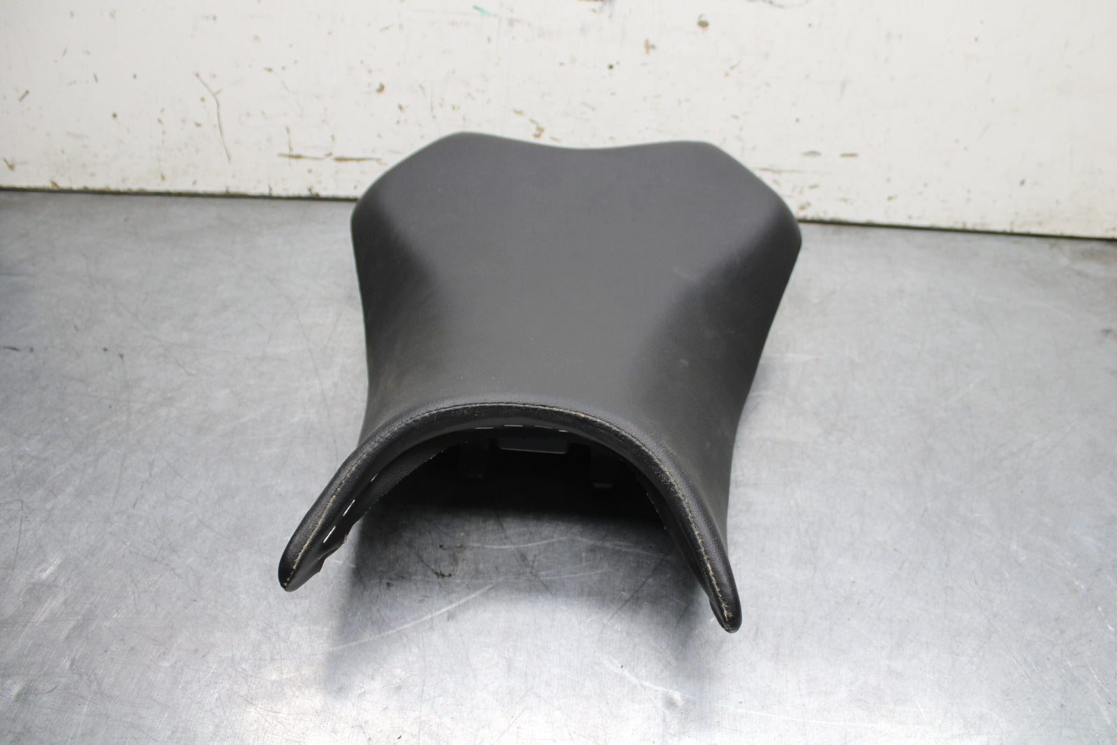 24 KAWASAKI NINJA 500 ABS FRONT DRIVERS SEAT PAD SADDLE PILLION BB730