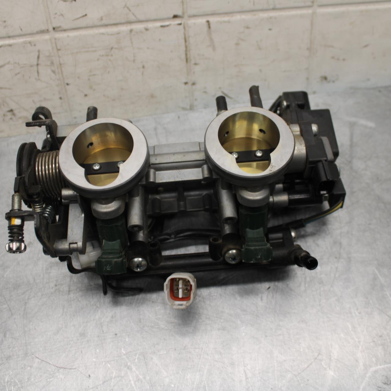 11-14 KAWASAKI VERSYS 650 LE 650C MAIN FUEL INJECTORS / THROTTLE BODIES BB498