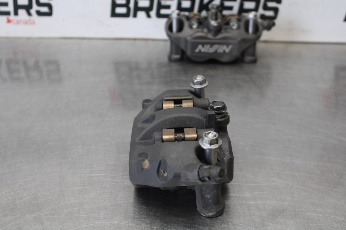 13-18 KAWASAKI NINJA ZX6R RIGHT LEFT FRONT BRAKE CALIPER SET PAIR CALIPERS BB908