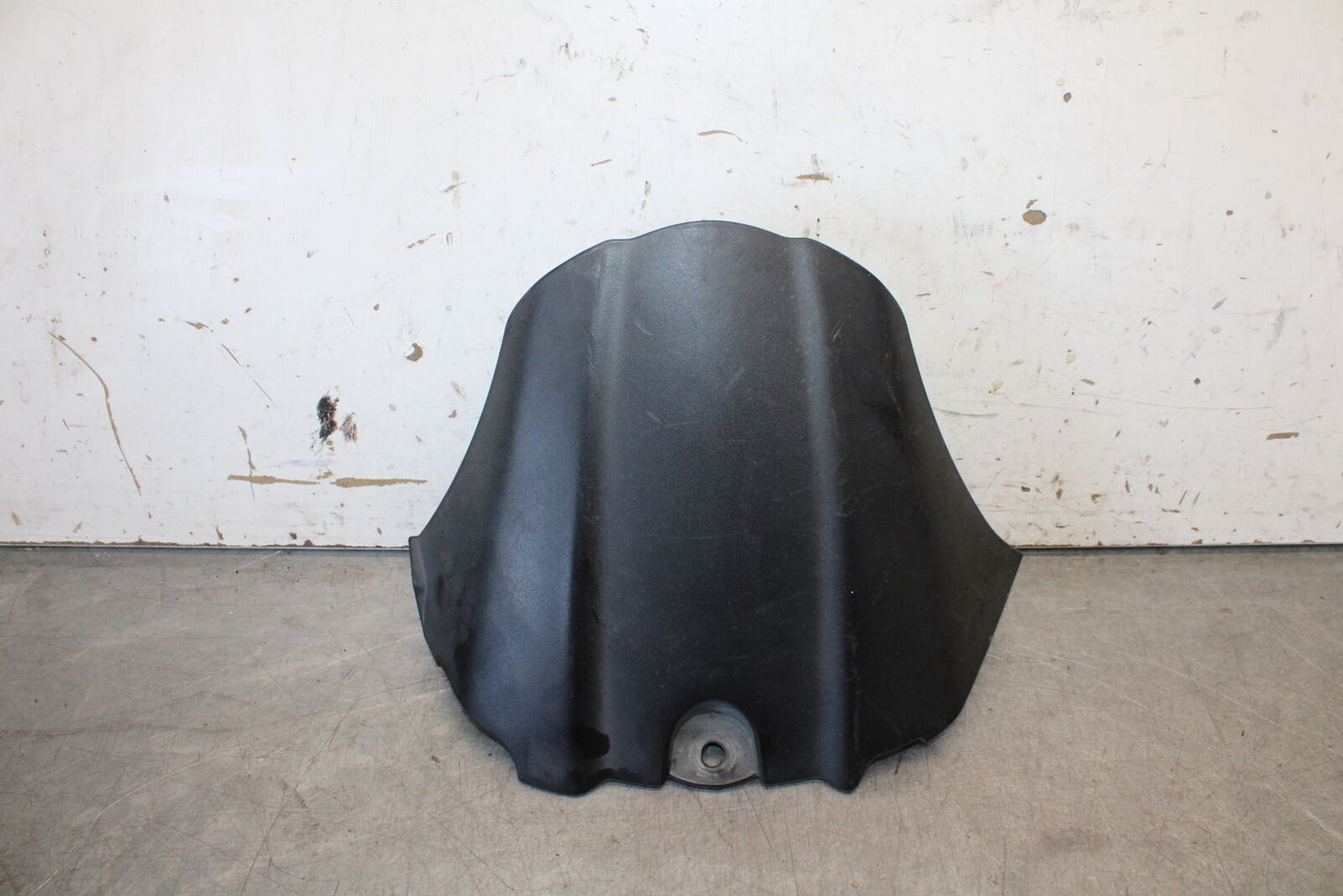 05-06 SUZUKI GSXR1000 REAR BACK WHEEL TIRE HUGGER FENDER 63114-41G00-291 BB663