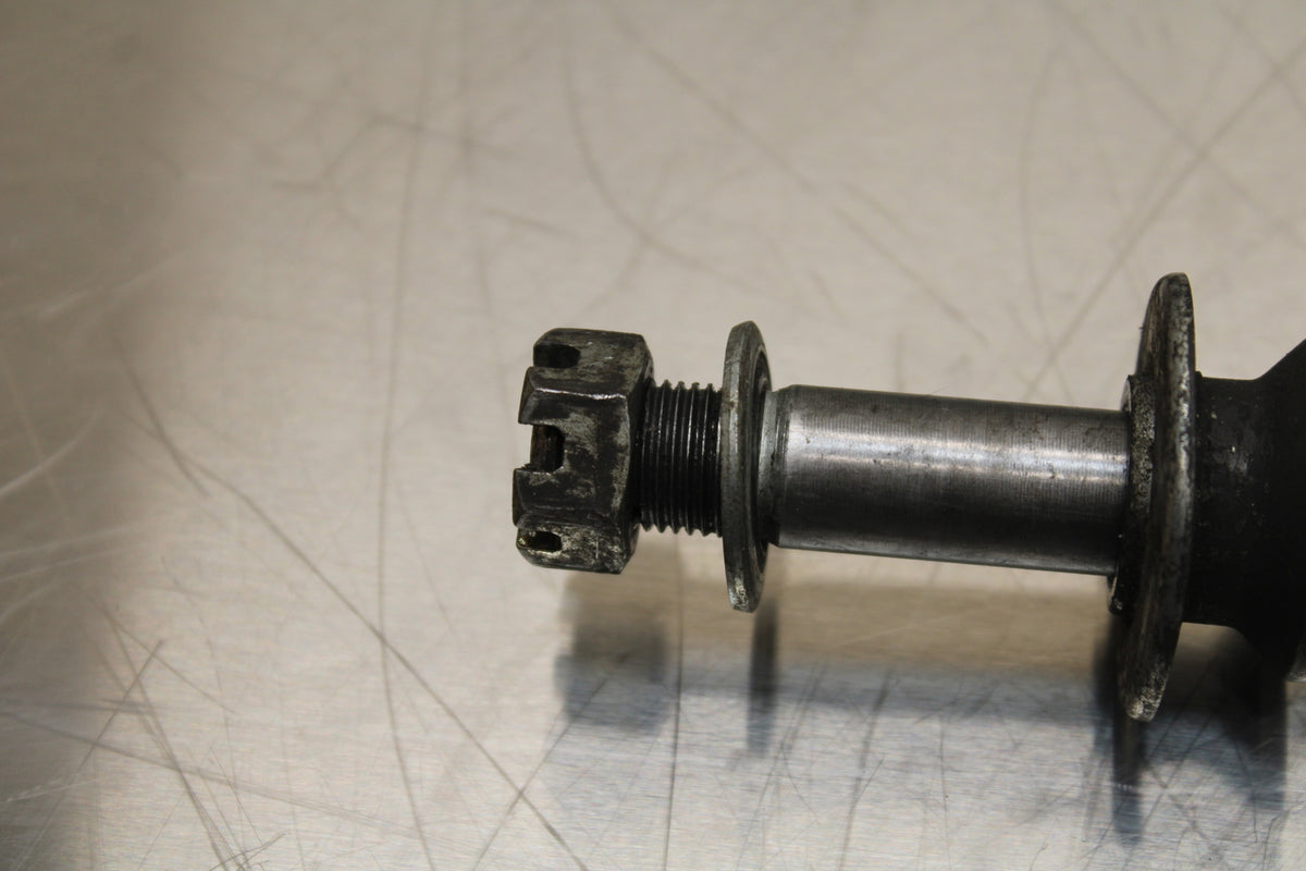 86 SUZUKI GS750ES REAR AXLE BACK WHEEL RIM PIVOT BOLT AXEL BB140