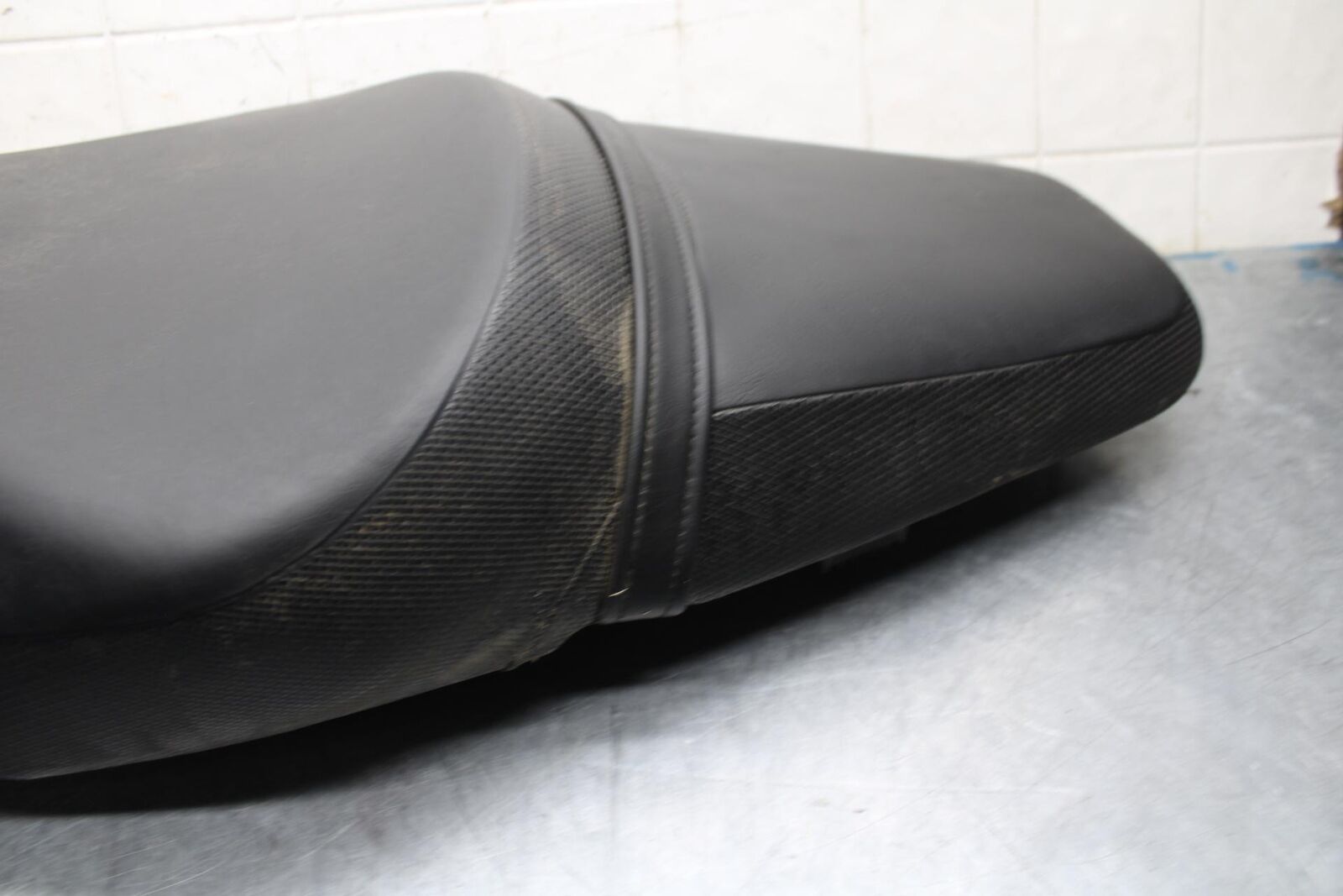 2012 Kawasaki Ninja ZX14R ZX1400E FRONT DRIVERS SEAT PAD SADDLE PILLION BB60