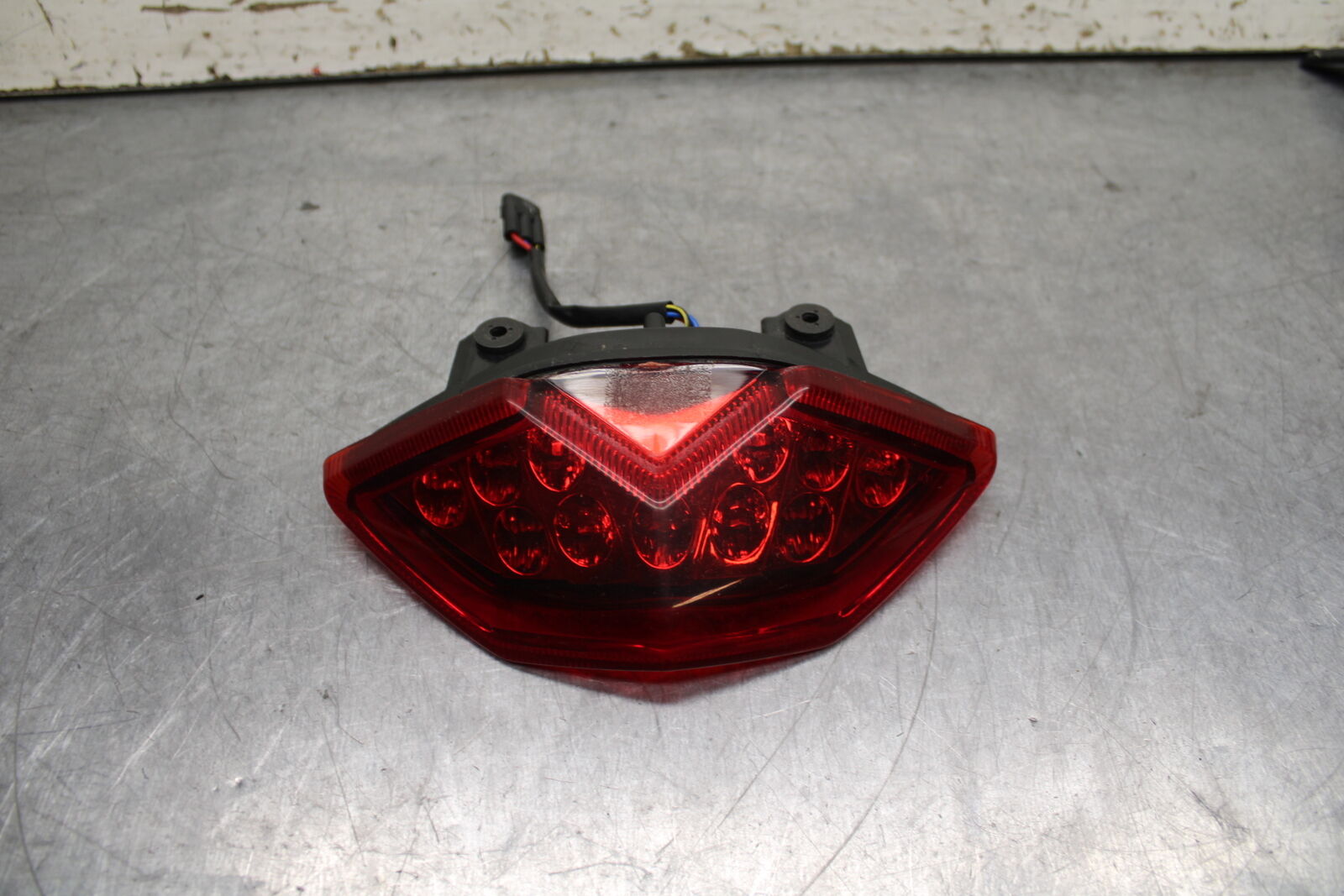 12-13 KAWASAKI Z1000 REAR TAIL TAILLIGHT BACK BRAKE LIGHT BB743