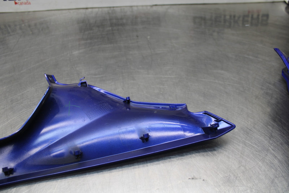 22-25 YAMAHA YZF R7 RIGHT FRONT DUCT COVER PANEL COWL BB583