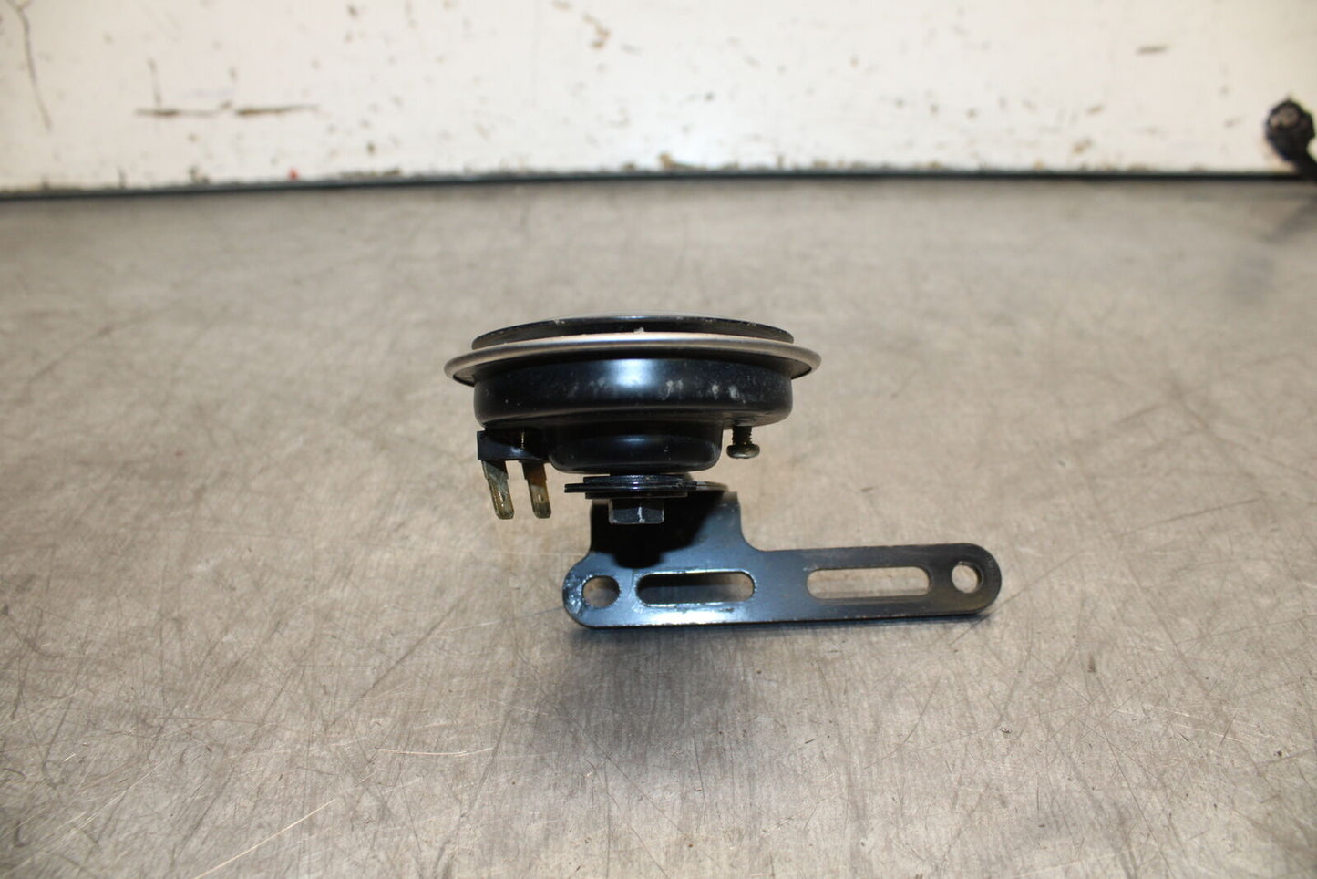 22-24 YAMAHA XSR900 HORN SIGNAL BB710