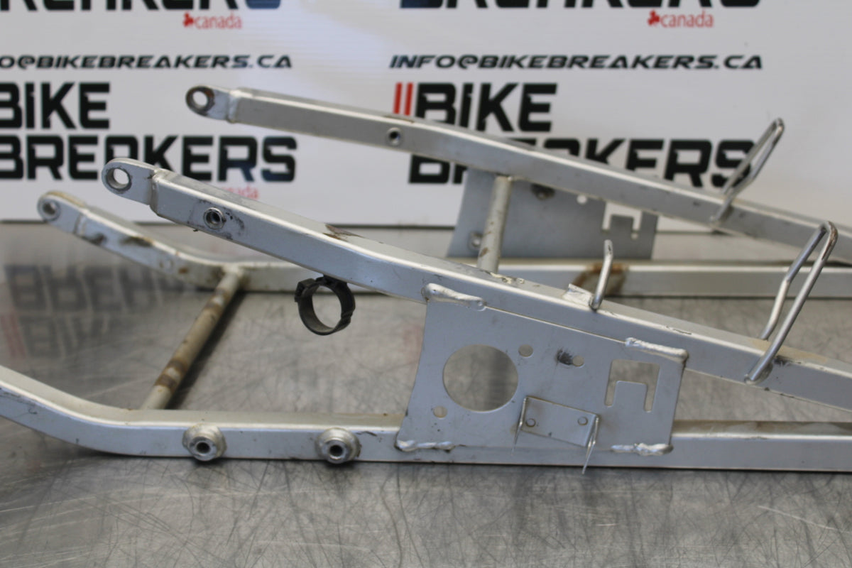 98-05 HONDA SUPER HAWK 1000 VTR1000F REAR SUBFRAME BACK SUB FRAME BB152