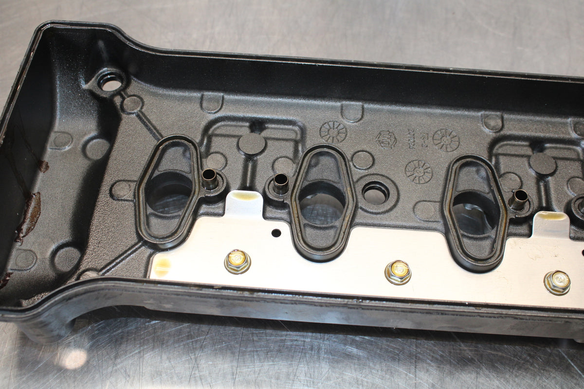 06-07 HONDA CBR1000RR ENGINE TOP END CYLINDER HEAD COVER BB166