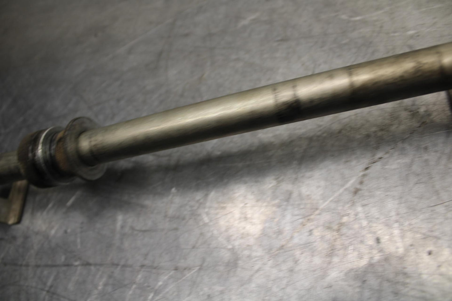 07-12 SUZUKI BANDIT GSF 650 F GSX650F REAR AXLE WHEEL RIM PIVOT BOLT AXEL  BB90